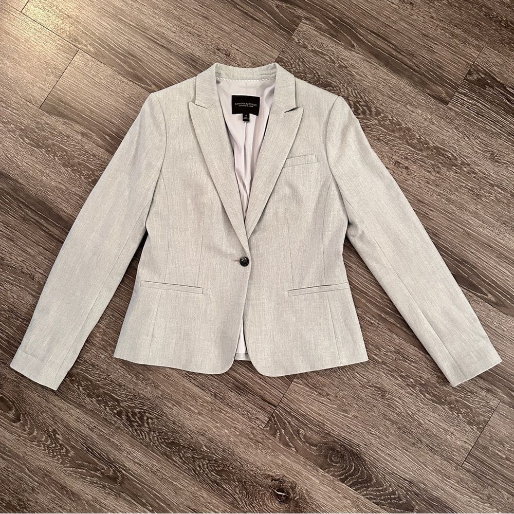 Banana Republic Light Gray Notch Lapel Single-Button Blazer